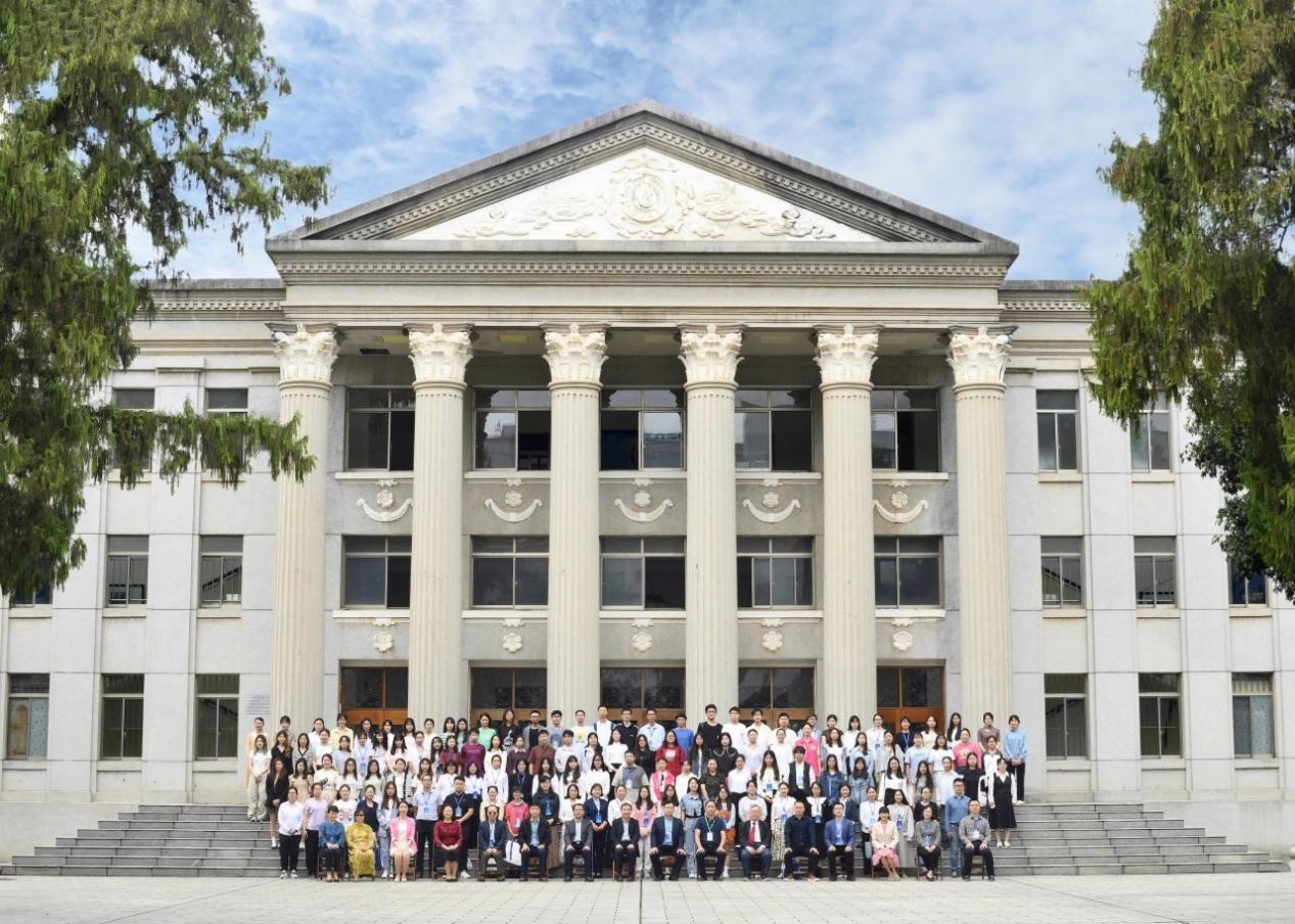 中国—东盟语言服务、翻译技术与文化传播国际学术研讨会合影 2138CC太阳集团